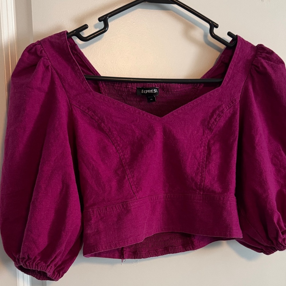 Express Magenta Puff-Sleeve Crop Top